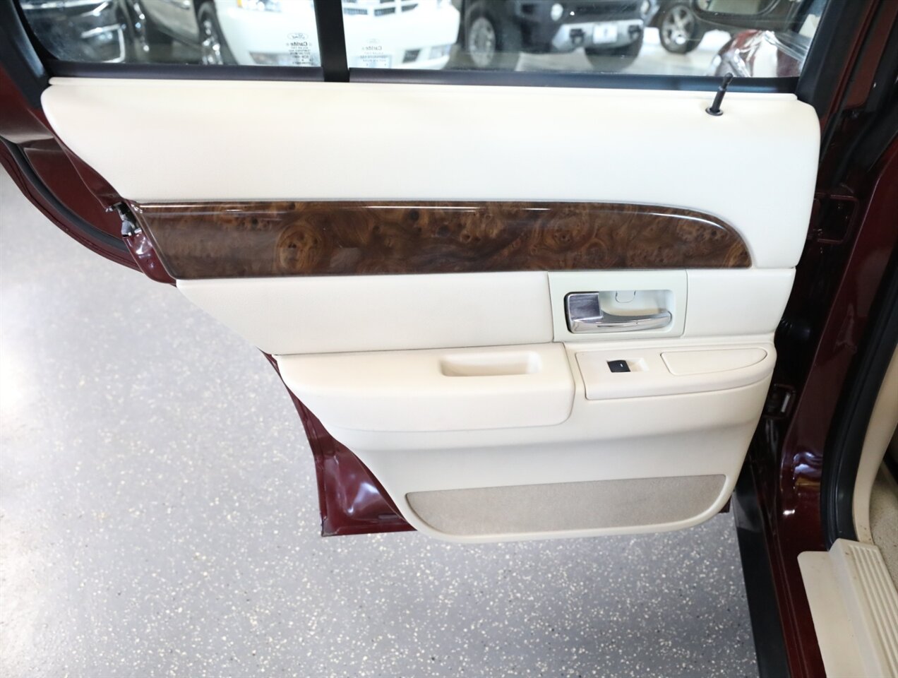 2009 Mercury Grand Marquis LS - Photo 23 - Addison, IL 60101