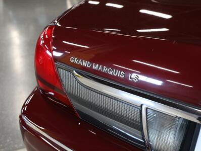 2009 Mercury Grand Marquis LS - Photo 12 - Addison, IL 60101