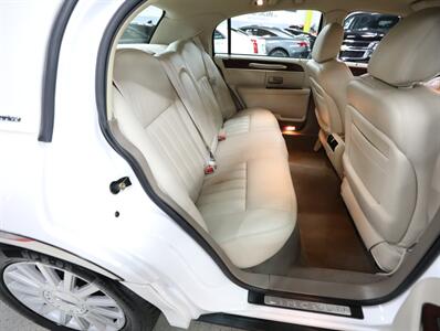 2003 Lincoln Town Car Executive   - Photo 20 - Addison, IL 60101
