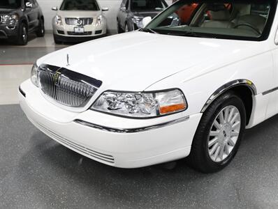 2003 Lincoln Town Car Executive   - Photo 3 - Addison, IL 60101