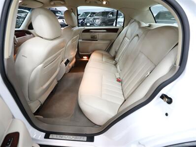 2003 Lincoln Town Car Executive   - Photo 24 - Addison, IL 60101