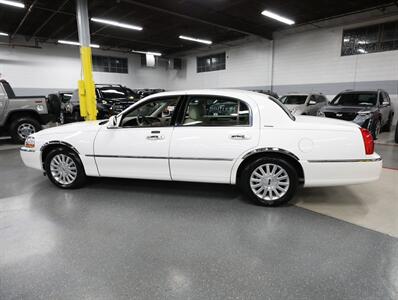 2003 Lincoln Town Car Executive   - Photo 14 - Addison, IL 60101