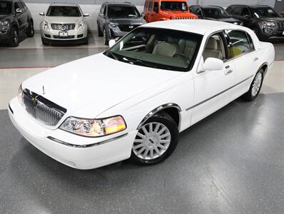 2003 Lincoln Town Car Executive   - Photo 2 - Addison, IL 60101