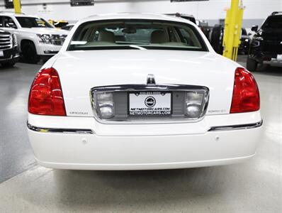 2003 Lincoln Town Car Executive   - Photo 10 - Addison, IL 60101