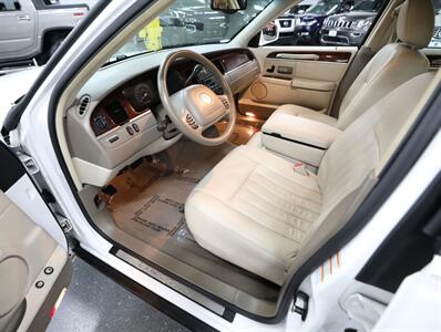 2003 Lincoln Town Car Executive   - Photo 27 - Addison, IL 60101