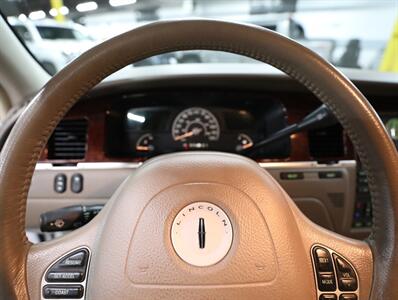 2003 Lincoln Town Car Executive   - Photo 30 - Addison, IL 60101