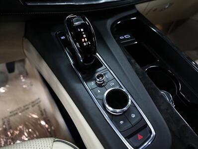 2023 Cadillac Escalade Premium Luxury 4WD   - Photo 39 - Addison, IL 60101