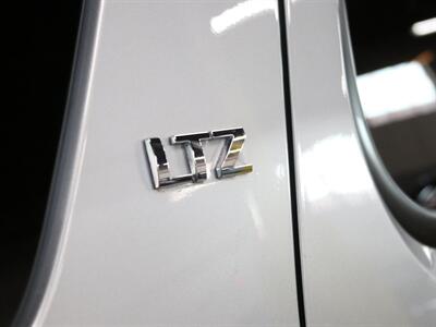 2014 Chevrolet Tahoe LTZ 4X4   - Photo 11 - Addison, IL 60101