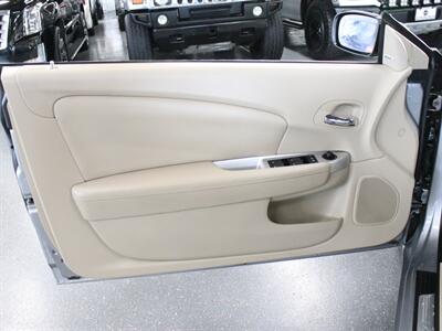 2013 Chrysler 200 Limited Convertible   - Photo 26 - Addison, IL 60101