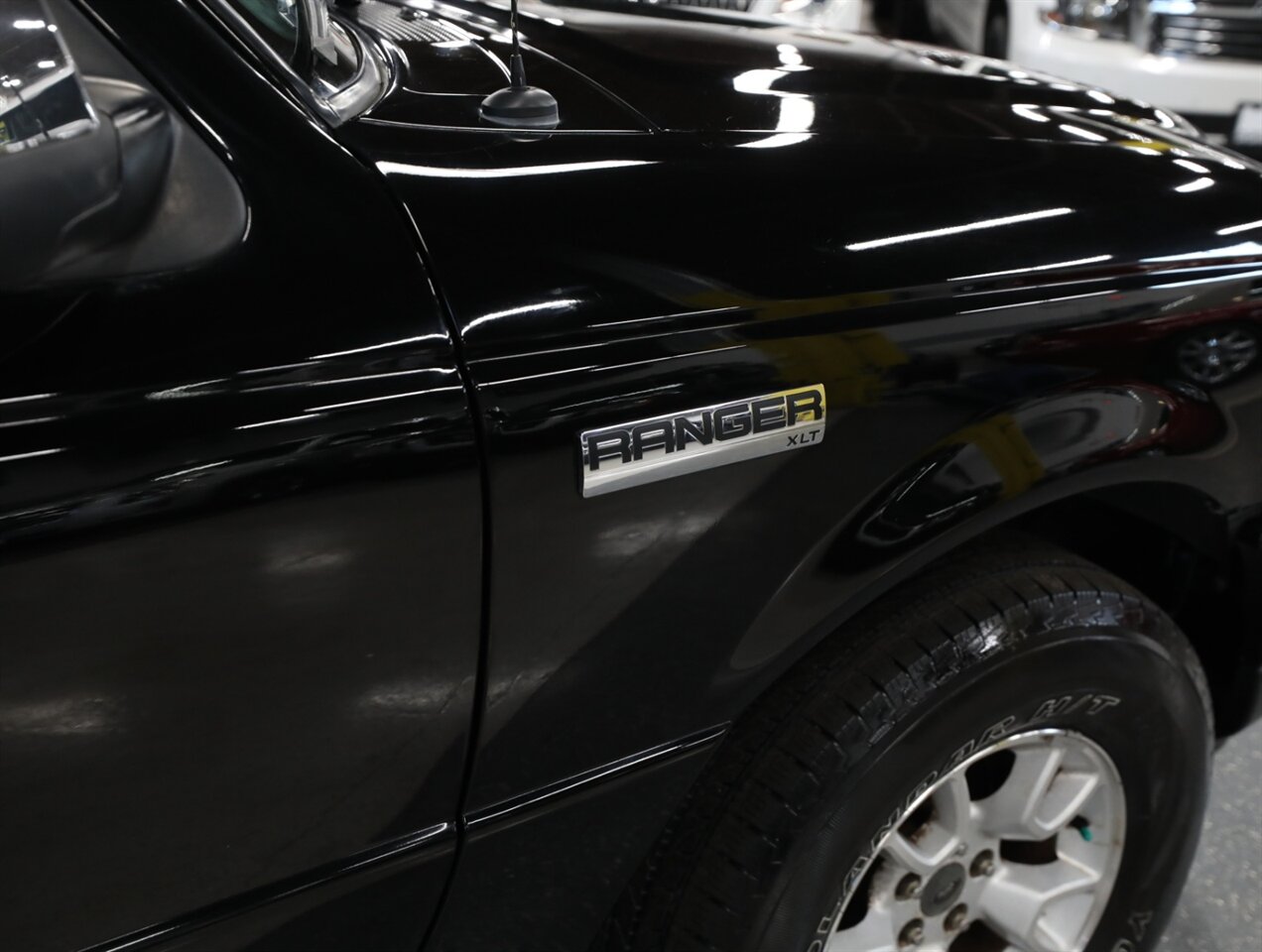2011 Ford Ranger XLT 4X4 - Photo 8 - Addison, IL 60101