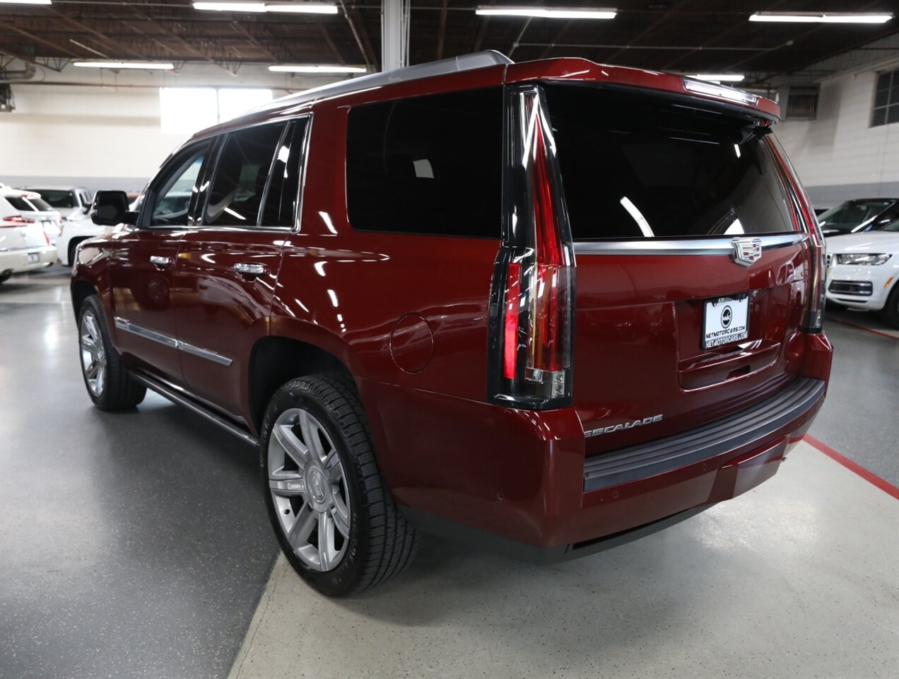 2018 Cadillac Escalade Premium Luxury 4WD - Photo 12 - Addison, IL 60101