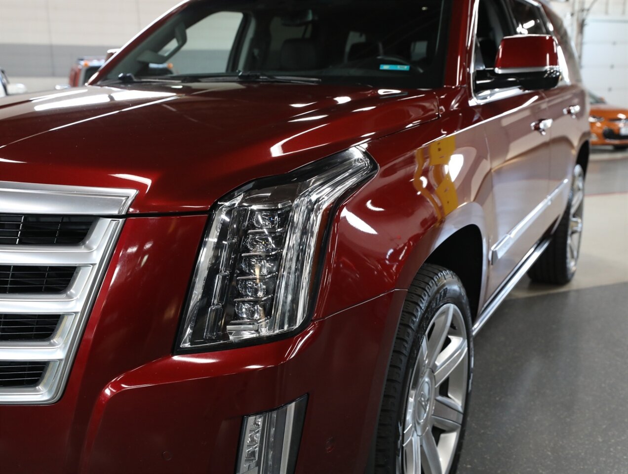 2018 Cadillac Escalade Premium Luxury 4WD - Photo 5 - Addison, IL 60101