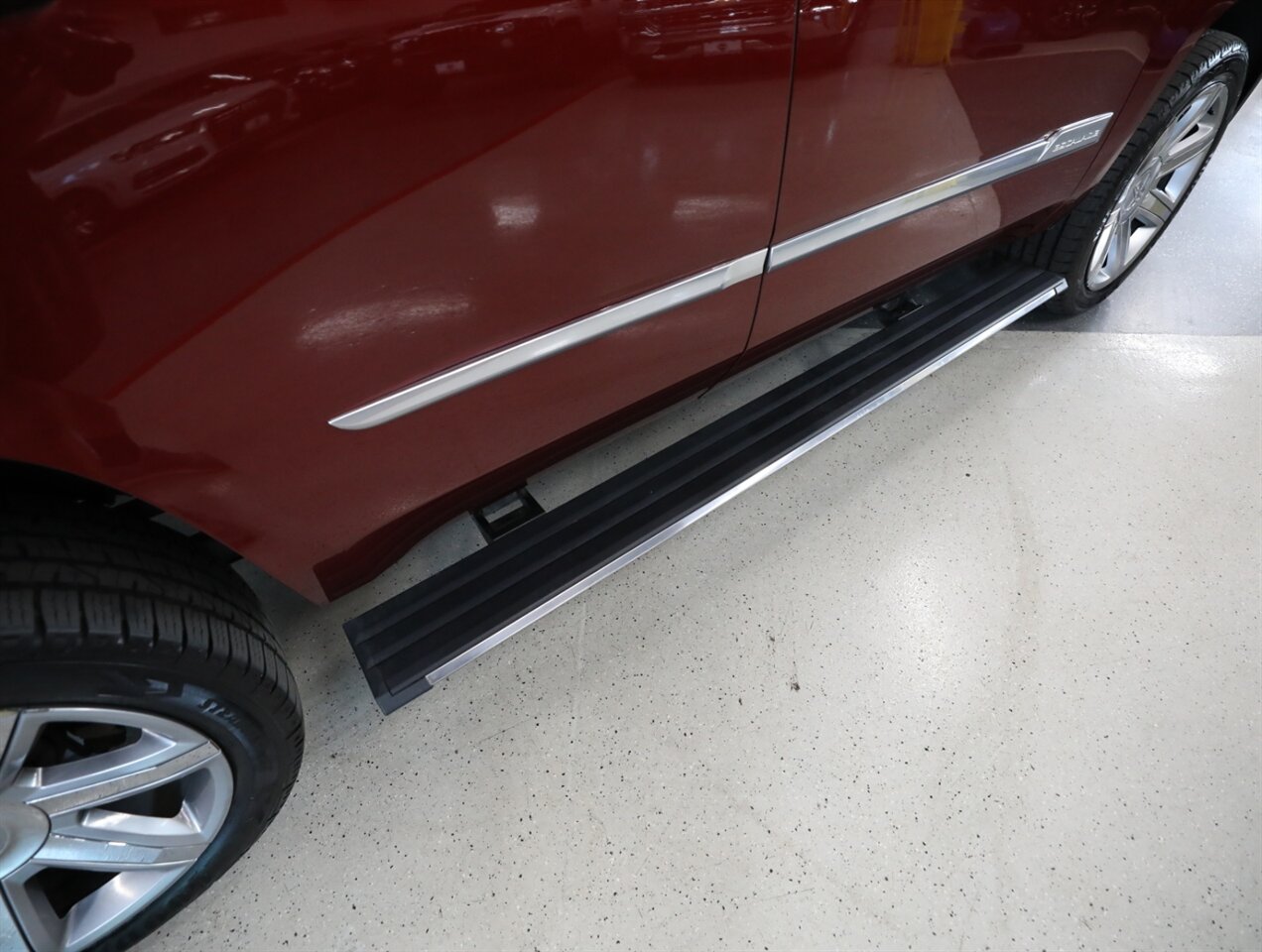 2018 Cadillac Escalade Premium Luxury 4WD - Photo 15 - Addison, IL 60101