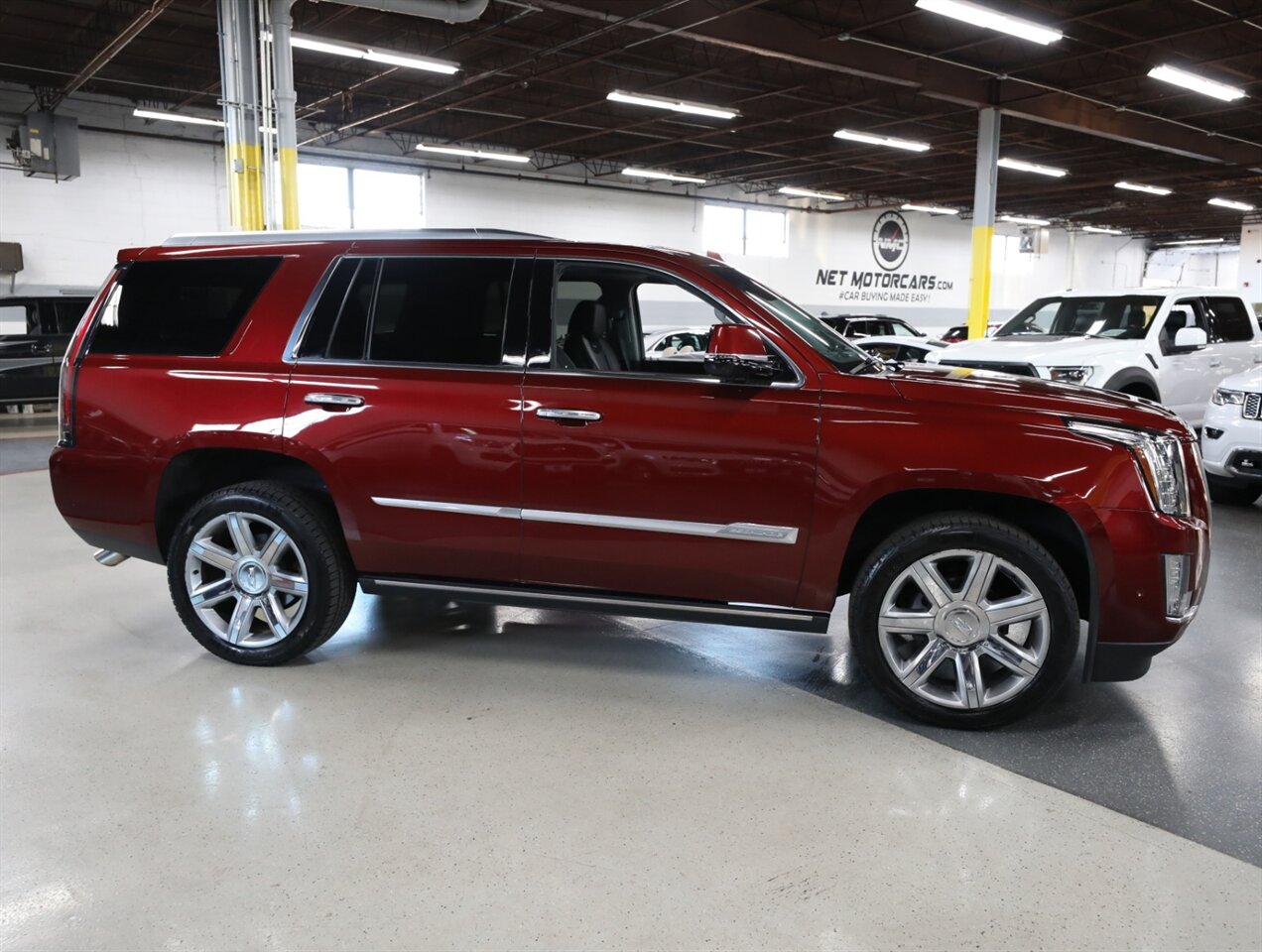 2018 Cadillac Escalade Premium Luxury 4WD - Photo 8 - Addison, IL 60101