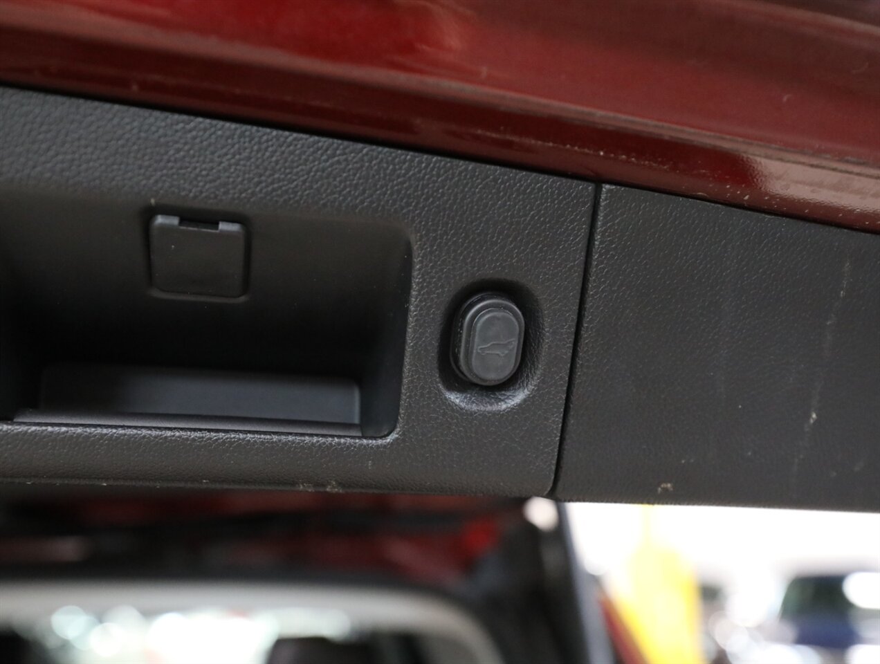 2018 Cadillac Escalade Premium Luxury 4WD - Photo 25 - Addison, IL 60101