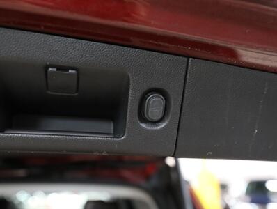 2018 Cadillac Escalade Premium Luxury 4WD - Photo 25 - Addison, IL 60101