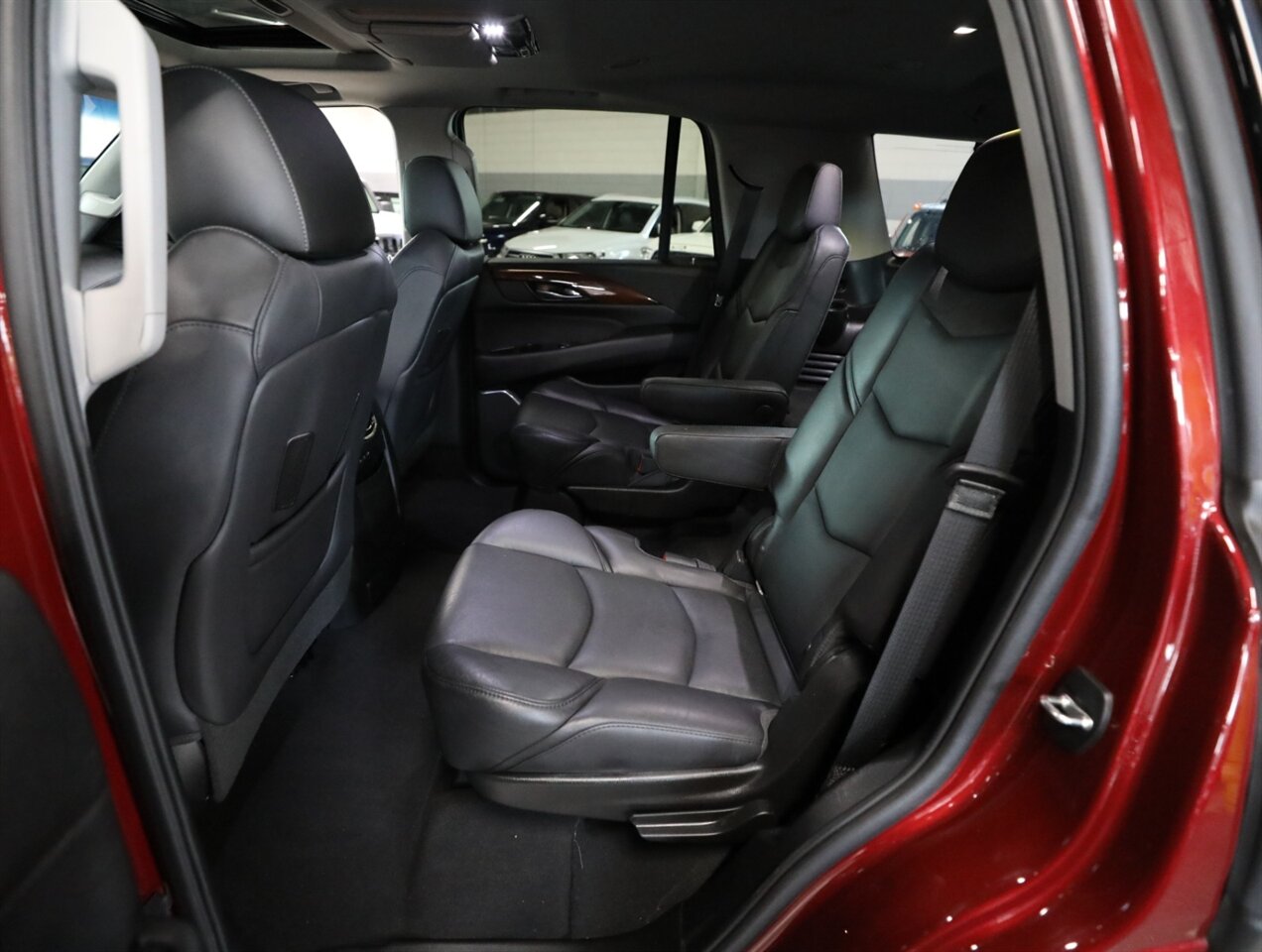 2018 Cadillac Escalade Premium Luxury 4WD - Photo 30 - Addison, IL 60101