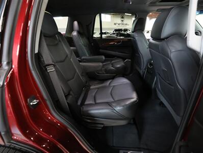 2018 Cadillac Escalade Premium Luxury 4WD - Photo 21 - Addison, IL 60101