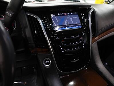 2018 Cadillac Escalade Luxury 4WD - Photo 38 - Addison, IL 60101