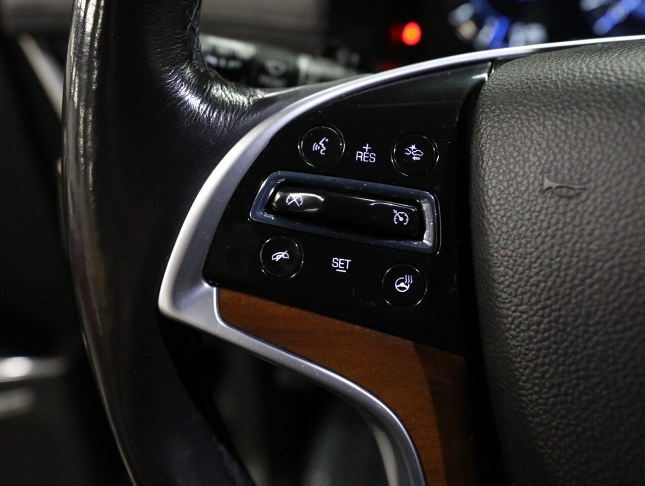 2018 Cadillac Escalade Luxury 4WD - Photo 43 - Addison, IL 60101