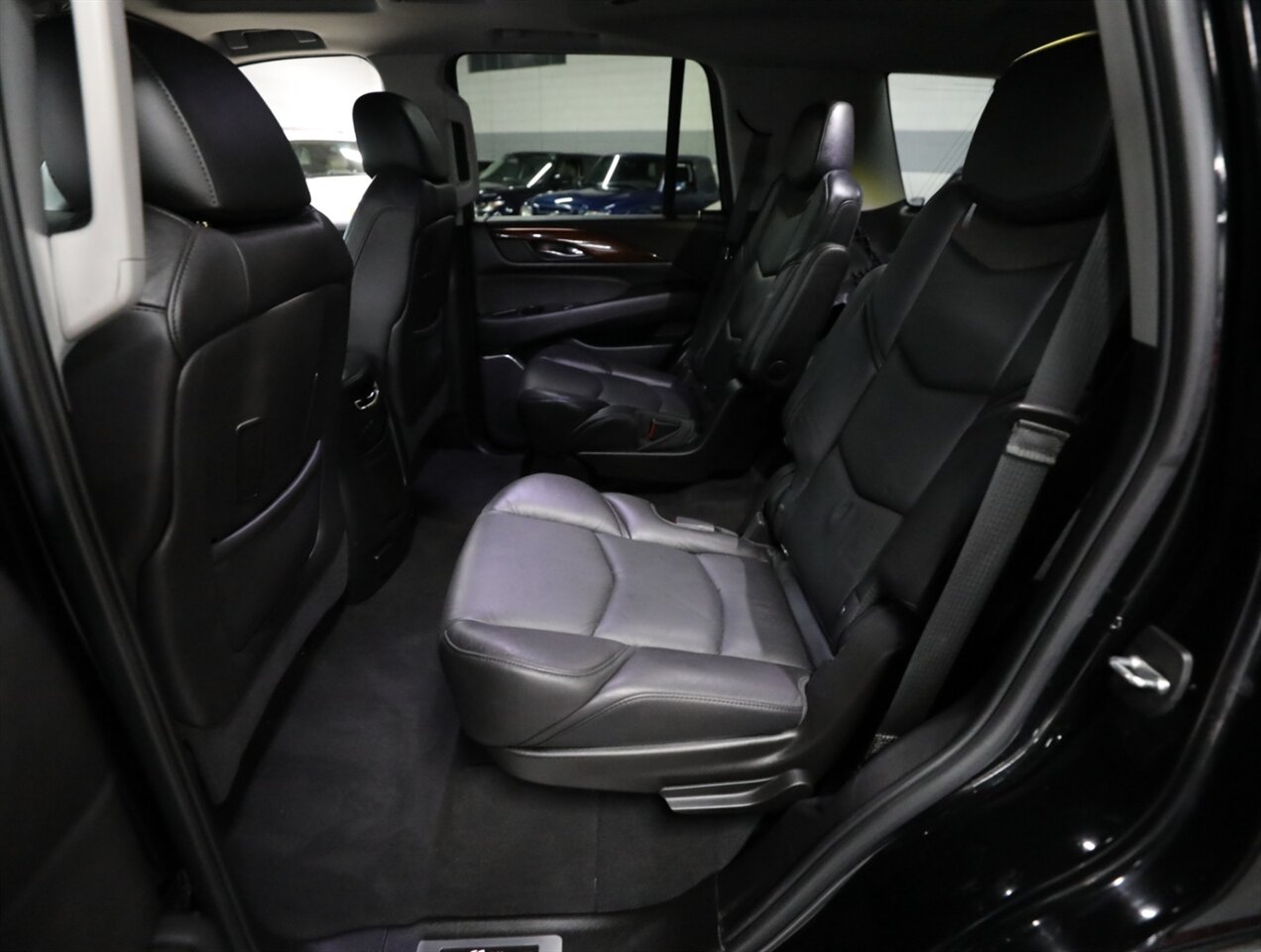 2018 Cadillac Escalade Luxury 4WD - Photo 29 - Addison, IL 60101