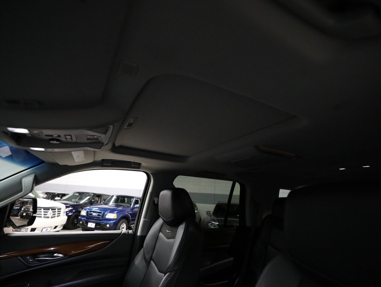 2018 Cadillac Escalade Luxury 4WD - Photo 36 - Addison, IL 60101