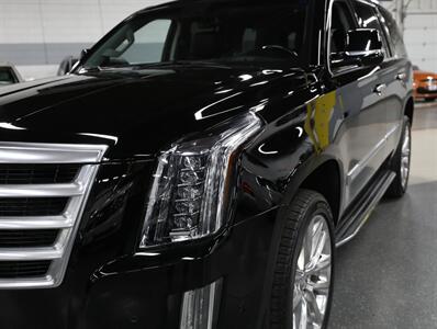 2018 Cadillac Escalade Luxury 4WD - Photo 5 - Addison, IL 60101