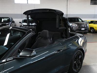 2016 Ford Mustang V6 Convertible - Photo 35 - Addison, IL 60101