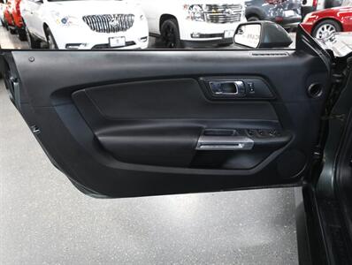 2016 Ford Mustang V6 Convertible - Photo 22 - Addison, IL 60101