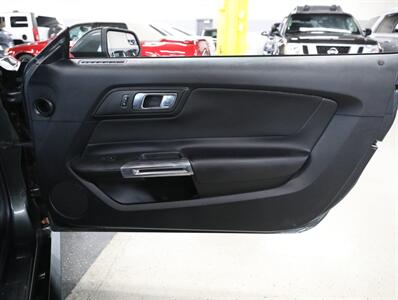 2016 Ford Mustang V6 Convertible - Photo 16 - Addison, IL 60101