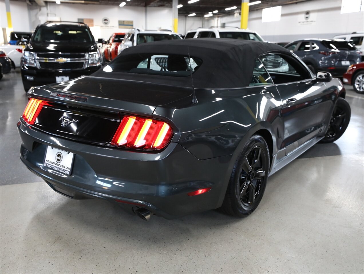 2016 Ford Mustang V6 Convertible - Photo 37 - Addison, IL 60101