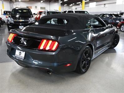 2016 Ford Mustang V6 Convertible - Photo 37 - Addison, IL 60101