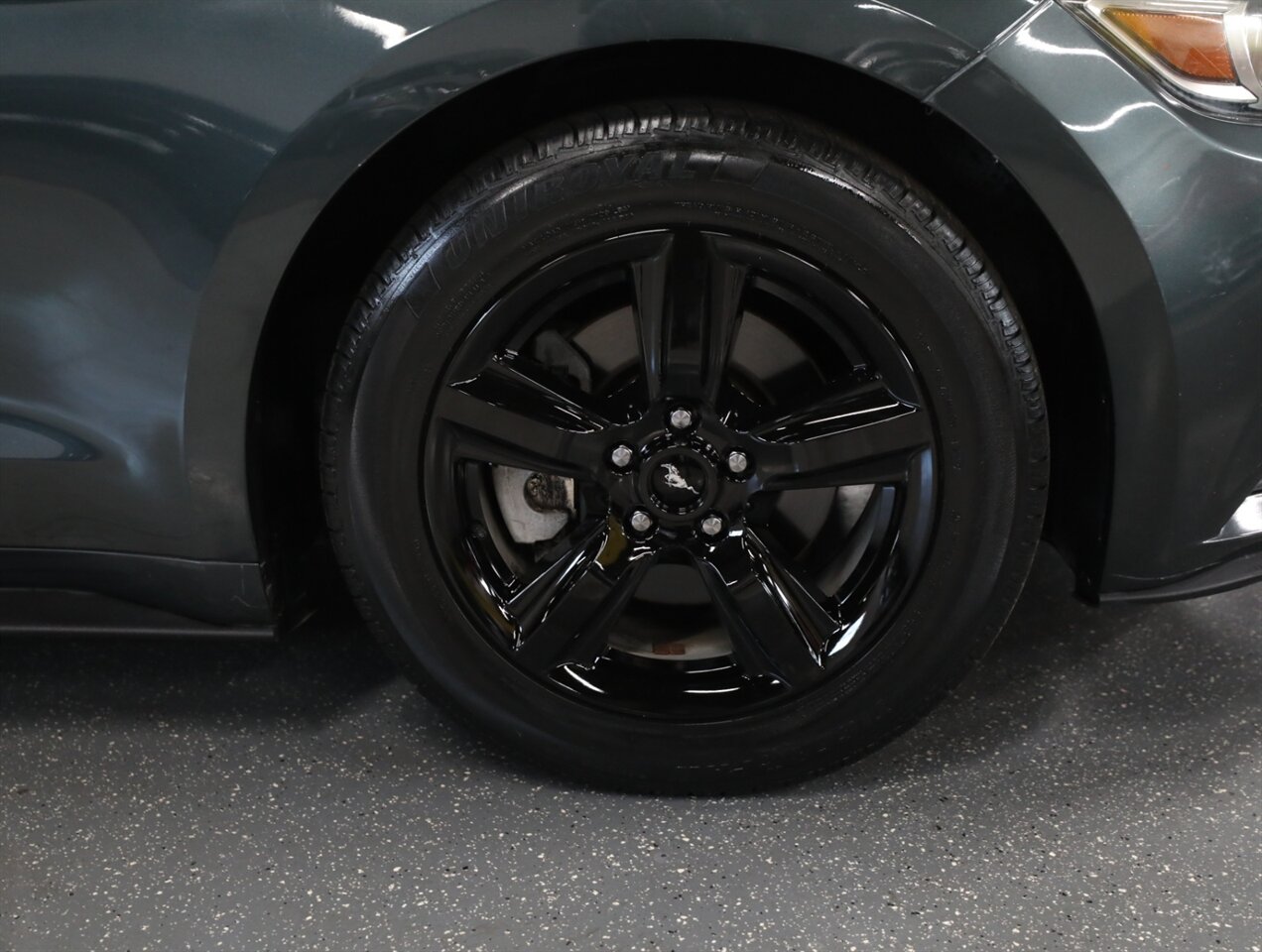 2016 Ford Mustang V6 Convertible - Photo 41 - Addison, IL 60101