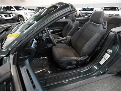 2016 Ford Mustang V6 Convertible - Photo 24 - Addison, IL 60101