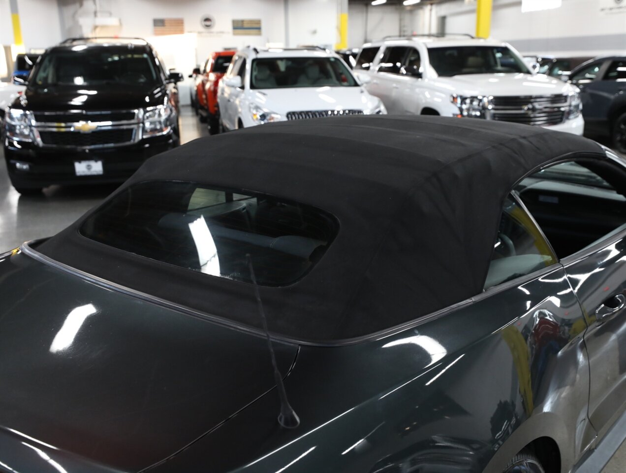 2016 Ford Mustang V6 Convertible - Photo 38 - Addison, IL 60101