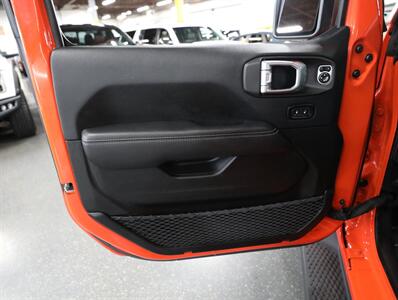 2018 Jeep Wrangler Unlimited Sahara   - Photo 28 - Addison, IL 60101