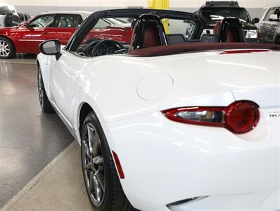 2020 Mazda MX-5 Miata 100th Anniversary - Photo 17 - Addison, IL 60101