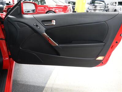 2015 Hyundai Genesis Coupe 3.8 Ultimate   - Photo 18 - Addison, IL 60101