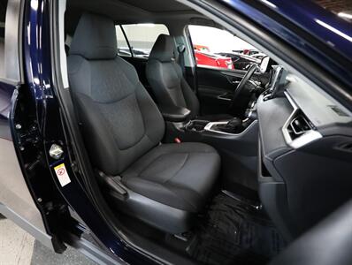 2019 Toyota RAV4 XLE AWD   - Photo 17 - Addison, IL 60101
