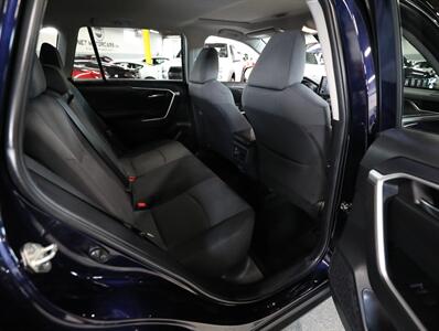 2019 Toyota RAV4 XLE AWD   - Photo 19 - Addison, IL 60101