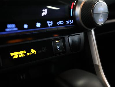 2019 Toyota RAV4 XLE AWD   - Photo 34 - Addison, IL 60101