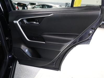 2019 Toyota RAV4 XLE AWD   - Photo 18 - Addison, IL 60101