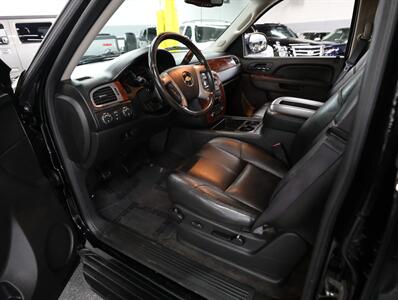 2013 Chevrolet Avalanche LT Black Diamond 4X4   - Photo 30 - Addison, IL 60101