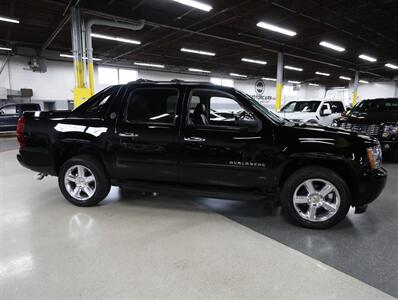 2013 Chevrolet Avalanche LT Black Diamond 4X4   - Photo 8 - Addison, IL 60101