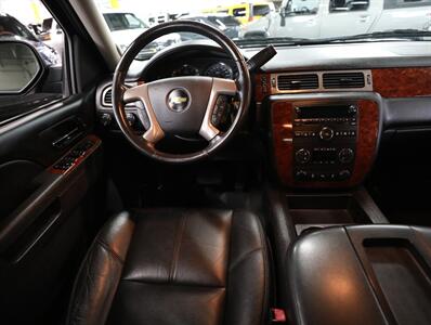 2013 Chevrolet Avalanche LT Black Diamond 4X4   - Photo 26 - Addison, IL 60101