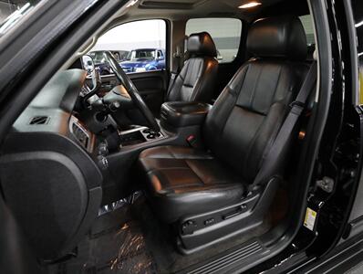 2013 Chevrolet Avalanche LT Black Diamond 4X4   - Photo 31 - Addison, IL 60101