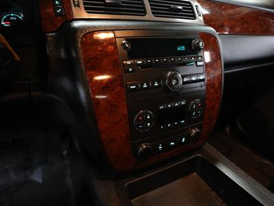 2013 Chevrolet Avalanche LT Black Diamond 4X4   - Photo 34 - Addison, IL 60101