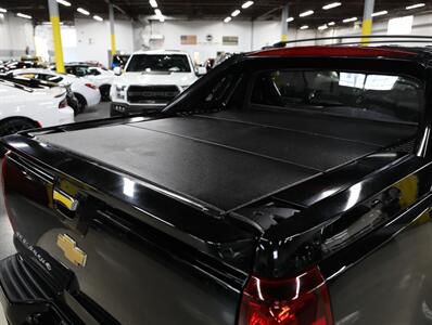 2013 Chevrolet Avalanche LT Black Diamond 4X4   - Photo 10 - Addison, IL 60101
