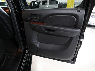 2013 Chevrolet Avalanche LT Black Diamond 4X4   - Photo 20 - Addison, IL 60101