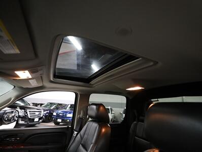 2013 Chevrolet Avalanche LT Black Diamond 4X4   - Photo 33 - Addison, IL 60101